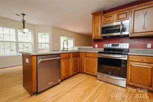 207 Lakeview Dr, Marion, NC 28752 - Photo 39