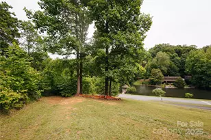 207 Lakeview Dr, Marion, NC 28752 - Photo 17