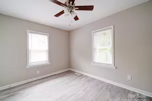 2123 W 6th Ave, Gastonia, NC 28052 - Photo 15