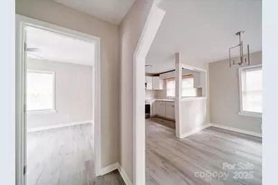2123 W Sixth Avenue, Gastonia, NC 28052 - Photo 7