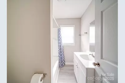 2123 W Sixth Avenue, Gastonia, NC 28052 - Photo 13