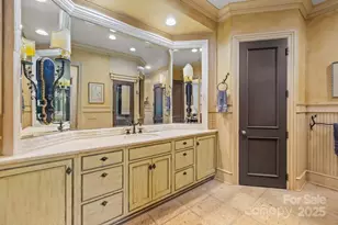 4523 Fox Brook Ln, Charlotte, NC 28211 - Photo 13