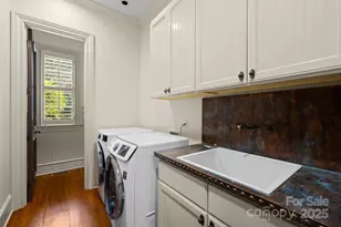 4523 Fox Brook Ln, Charlotte, NC 28211 - Photo 33