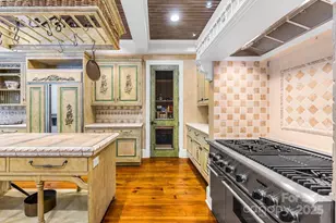 4523 Fox Brook Ln, Charlotte, NC 28211 - Photo 9