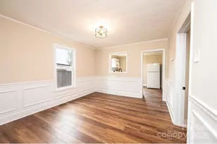 210 W 15th St, Newton, NC 28658 - Photo 11