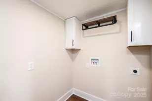 210 W 15th St, Newton, NC 28658 - Photo 23