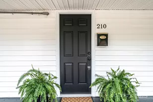 210 W 15th St, Newton, NC 28658 - Photo 3