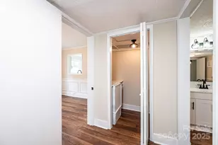 210 W 15th St, Newton, NC 28658 - Photo 25