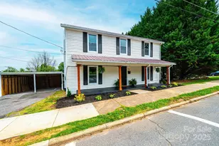 210 W 15th St, Newton, NC 28658 - Photo 5