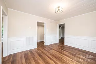 210 W 15th St, Newton, NC 28658 - Photo 13