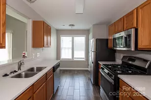 8618 Sawleaf Ct, Charlotte, NC 28215 - Photo 7