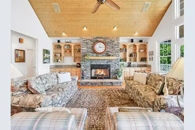 105 Spring Path, Hendersonville, NC 28739 - Photo 15