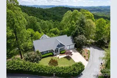 105 Spring Path, Hendersonville, NC 28739 - Photo 5