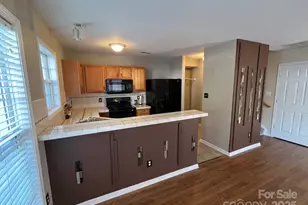 2045 Flushing Ct, Charlotte, NC 28215 - Photo 3