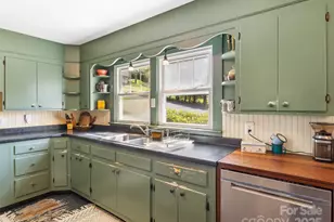 377 Cabin Rd, Spruce Pine, NC 28777 - Photo 7