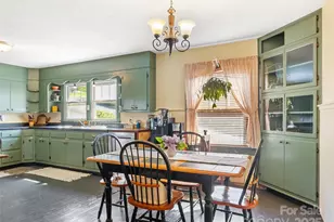 377 Cabin Rd, Spruce Pine, NC 28777 - Photo 9