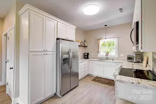 106 Thistle Field Dr, Asheville, NC 28806 - Photo 7