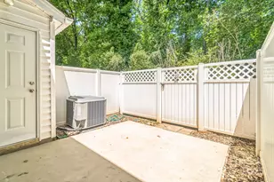 1215 Green Oaks Ln, Charlotte, NC 28205 - Photo 23