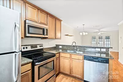 1215 Green Oaks Lane #H, Charlotte, NC 28205 - Photo 11