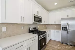 6027 Veld Ct, Charlotte, NC 28215 - Photo 13