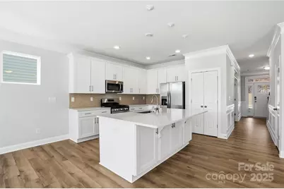 6027 Veld Court, Charlotte, NC 28215 - Photo 9