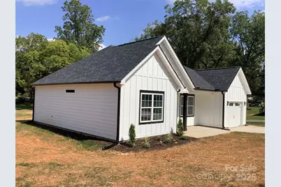 302 W Second Street, Lowell, NC 28098 - Photo 3