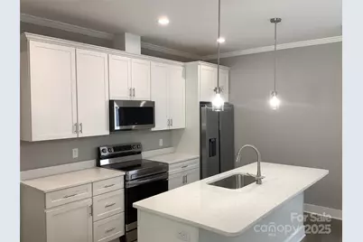 302 W Second Street, Lowell, NC 28098 - Photo 5