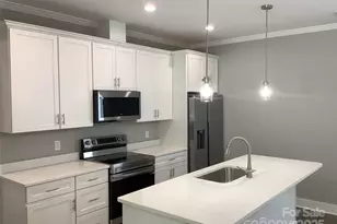 302 W 2nd St, Lowell, NC 28098 - Photo 5