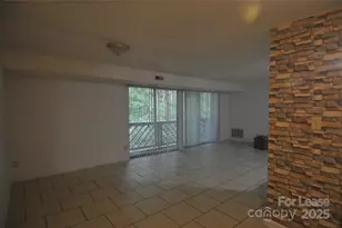 9500 L Shannon Green Dr, Charlotte, NC 28213 - Photo 3