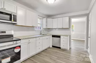 3637 Glenville Ave, Charlotte, NC 28215 - Photo 13