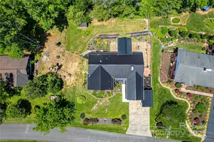 75 Hawthorne Dr, Brevard, NC 28712 - Photo 7