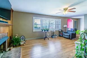 75 Hawthorne Dr, Brevard, NC 28712 - Photo 13