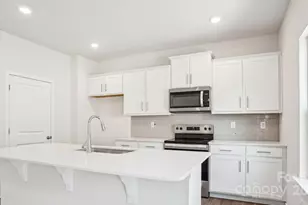 568 Country Oak Dr, Asheville, NC 28804 - Photo 7