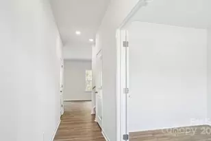 568 Country Oak Dr, Asheville, NC 28804 - Photo 11