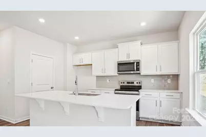 568 Country Oak Drive, Asheville, NC 28804 - Photo 5