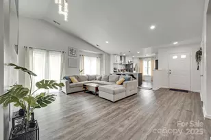 7442 Crestside Ln, Charlotte, NC 28227 - Photo 5