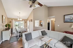 8105 Castlemaine Dr, Matthews, NC 28104 - Photo 3