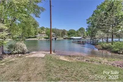 4279 Candlewood Drive, Sherrills Ford, NC 28673 - Photo 17