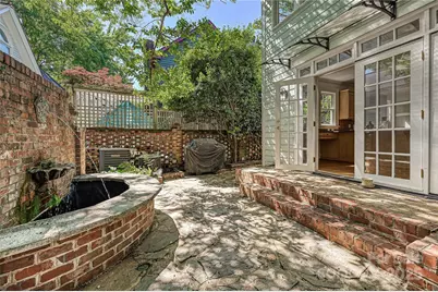 402 W 8th Street, Charlotte, NC 28202 - Photo 17