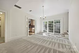 402 W 8th St, Charlotte, NC 28202 - Photo 9