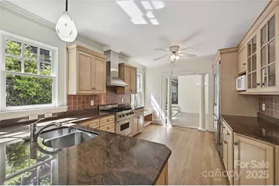 402 W 8th Street, Charlotte, NC 28202 - Photo 19