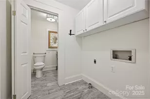 402 W 8th St, Charlotte, NC 28202 - Photo 33