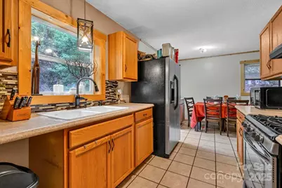 99 Boone Street, Spruce Pine, NC 28777 - Photo 9