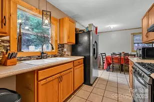 99 Boone St, Spruce Pine, NC 28777 - Photo 9