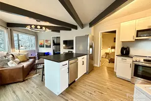 109 Beechwood Ln, Beech Mountain, NC 28604 - Photo 3