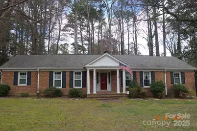 910 Parham Street, Henderson, NC 27536 - Photo 1