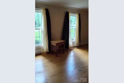 910 Parham Street, Henderson, NC 27536 - Photo 3