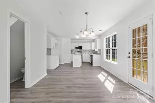 7212 Ravanna Dr, Charlotte, NC 28213 - Photo 13