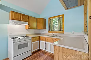 42 Parkway Dr, Marion, NC 28752 - Photo 15