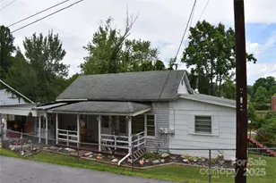 118 4th C St, Marion, NC 28752 - Photo 1